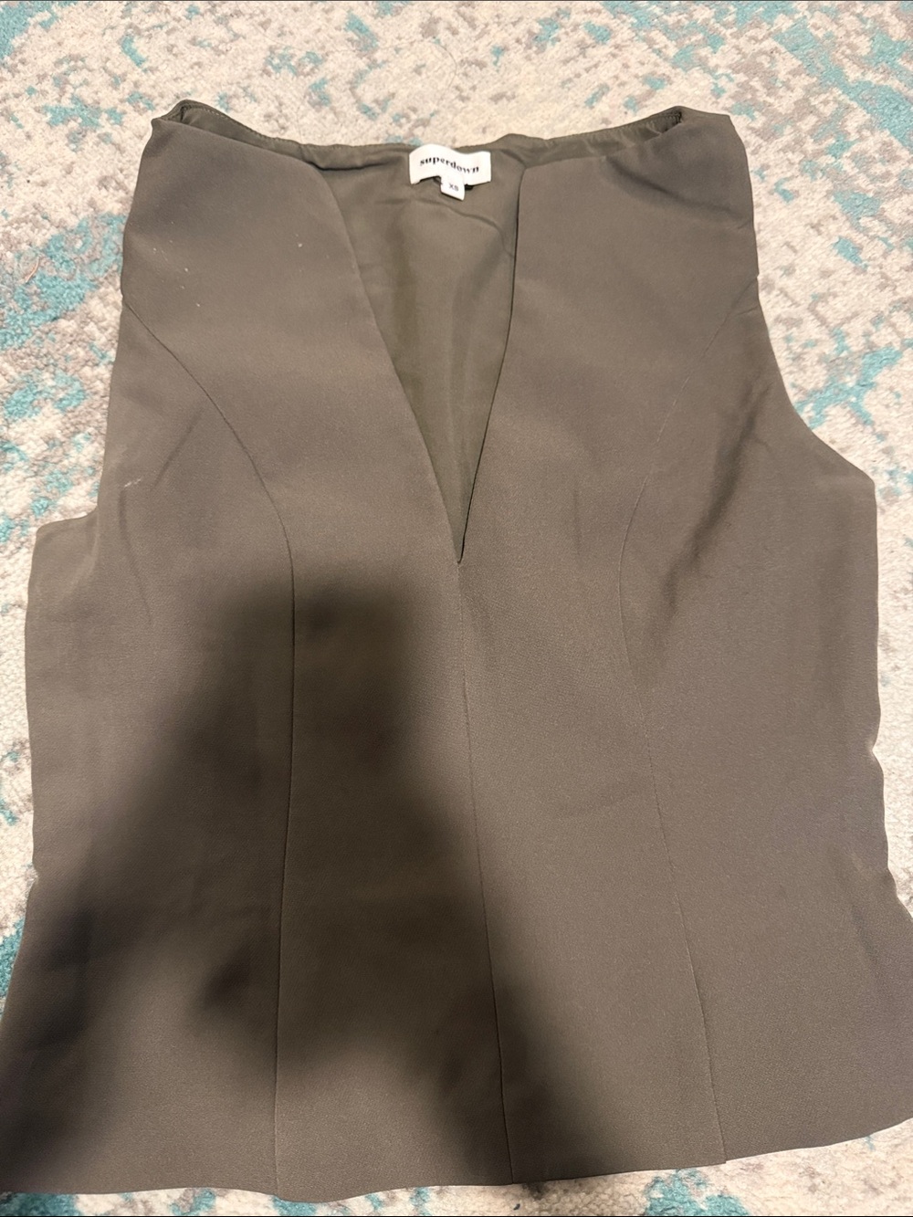 superdown Olive Green V-Neck Sleeveless Top